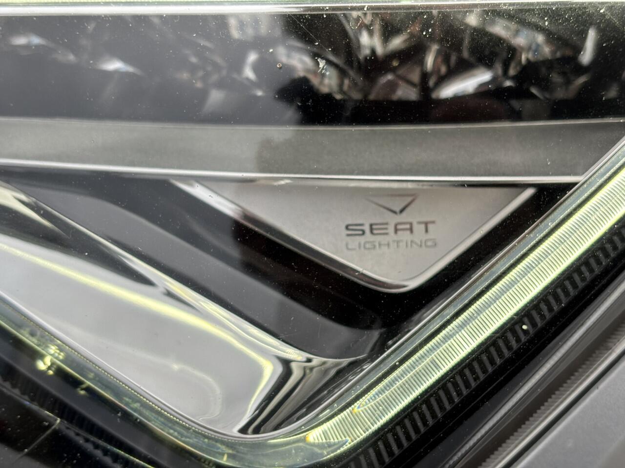 Seat ATECA 1.0 EcoTSI Style Business Intense / Stoelverwarming / Cruise Control / Applecarplay/AndroidAuto / Trekhaak /