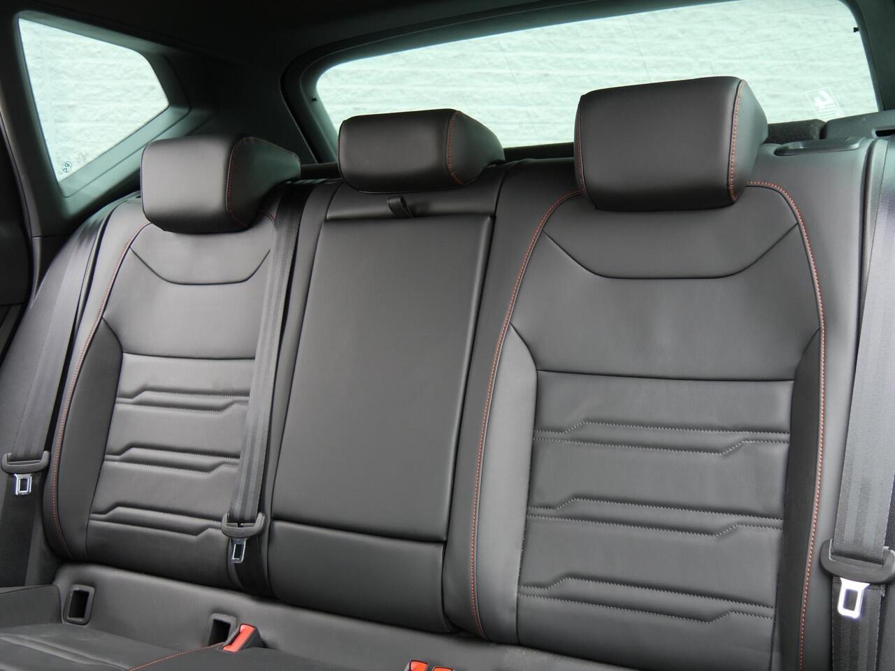 Seat ATECA 1.5TSi FR/ LEER/ 360°CAMERA/ DRIVER ASSISTANCE PACK/ BEATS AUDIO(TM)/ 19INCH VELGEN