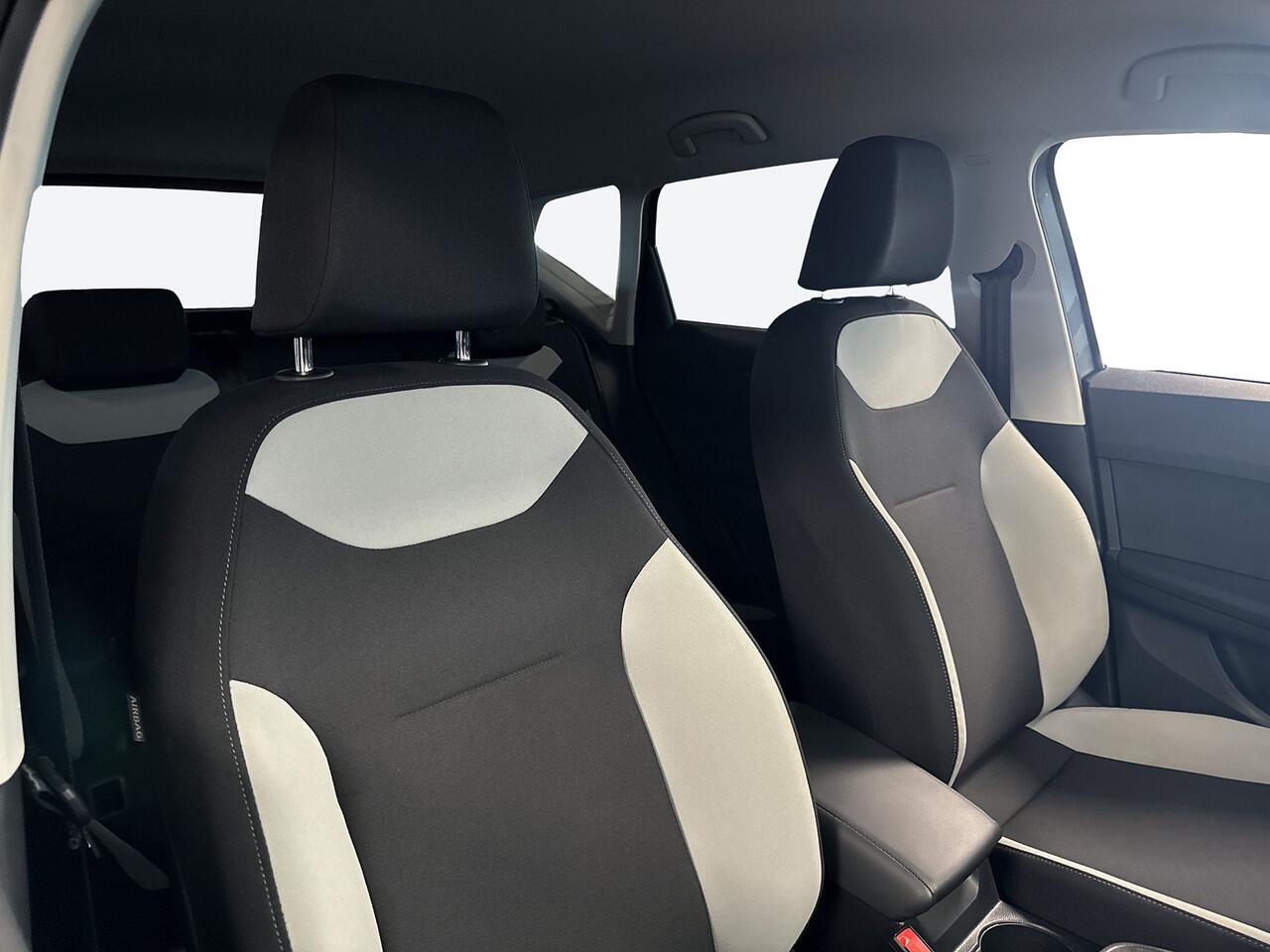 Seat ATECA 1.0 110pk TSI Reference Parkeersensoren achter / Cruise Control / Airconditioning automatisch