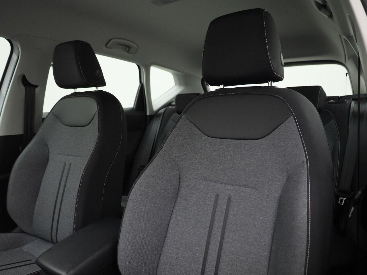 Seat ATECA 1.5TSI/150PK Style DSG · Apple/Android Car Play · Stoel- & stuurverwarming · Camera + Parkeersensoren