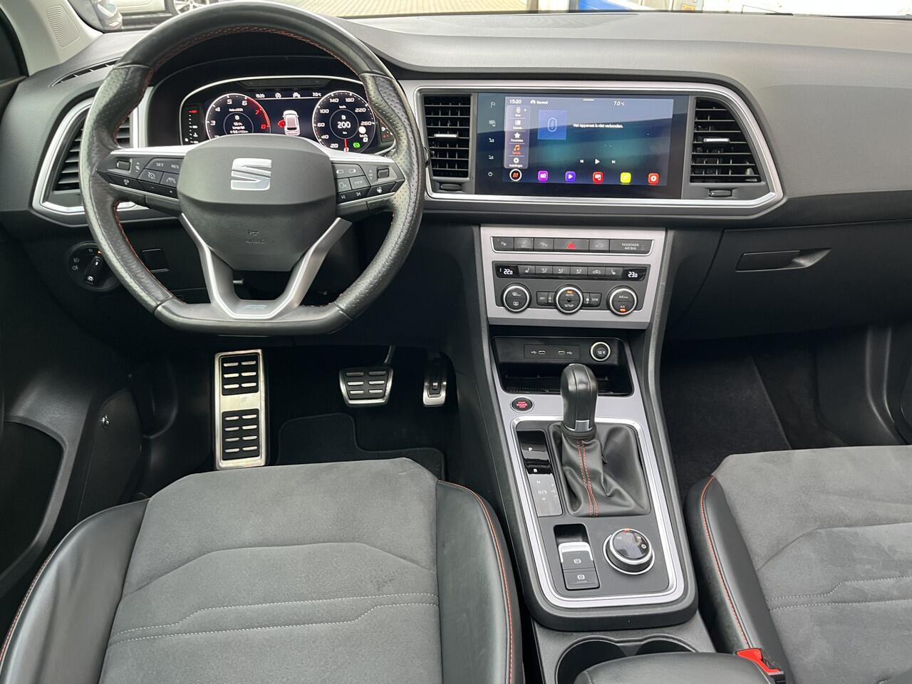 Seat ATECA 1.5 TSI FR Business Intense / AUTOMAAT/ PANO/ TREKHAAK/ 360 CAMERA/ PARK. SENSOREN/ STUUR+STOEL VERWARM./ PARK.SENSOR.V+A/ ELEK.KLEP/ ACC/ DODE HOEK/ FULL LINK/ KEYLESS/ DAB/ DIGITAL DASH/ LANE-ASSIST/ LED/ ISOFIX