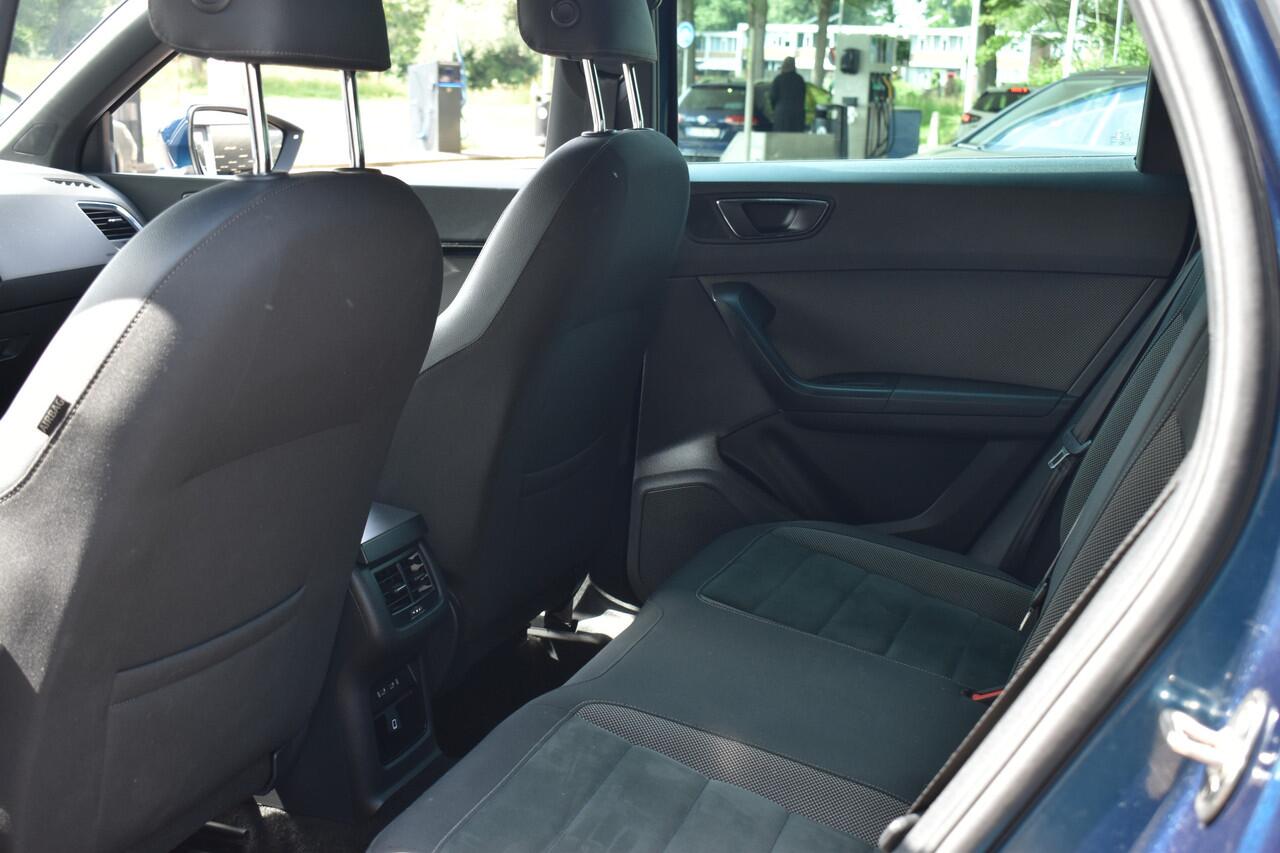 Seat ATECA 1.5 TSI Xcellence Business Intense Navigatie | Stoelverwarming | Half-Leder | Camera 12 mnd BOVAG garantie Whatsapp 06-53188999