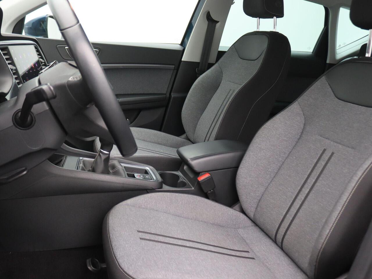 Seat ATECA 1.5 TSI Style Business Intense 150PK Trekhaak, Achteruitrijcamera, Keyless, Digital Cockpit, Voorruitverwarming, Stoelverwarming, Side Assist, 17" LM Velgen, Adaptieve Cruise Control