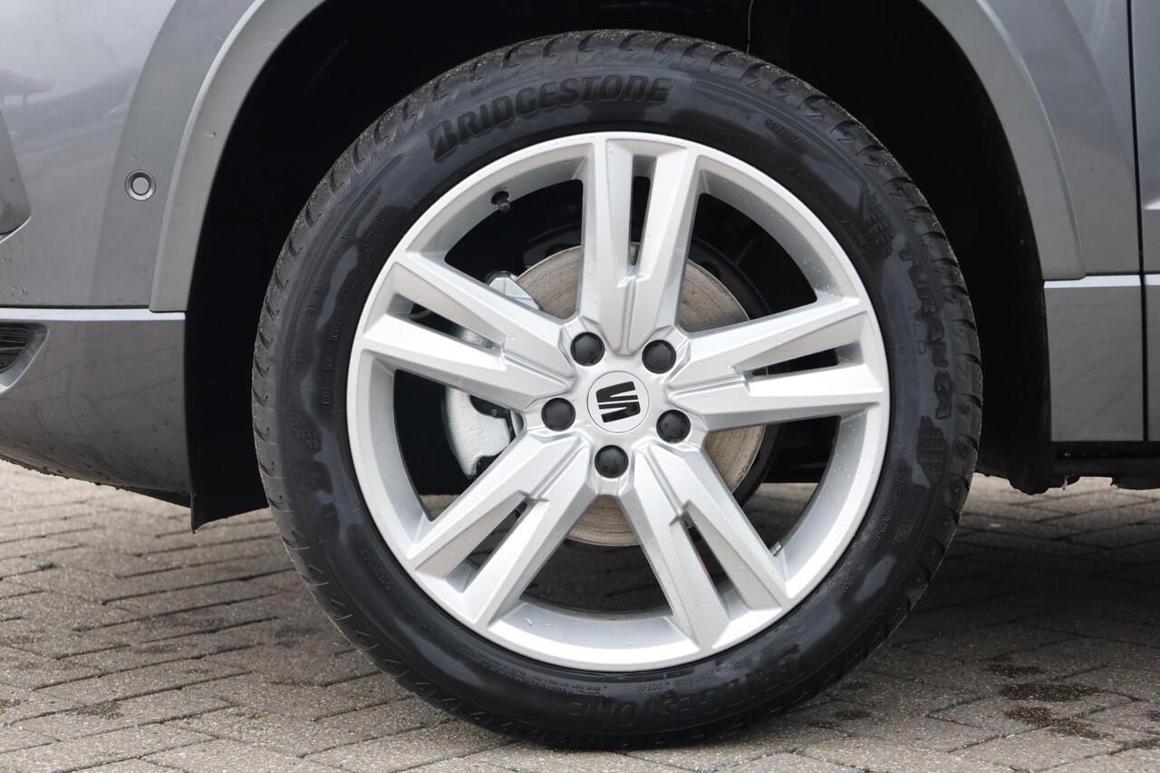 Seat ATECA 1.5 TSI FR Business Intense 150PK / 110kW Achteruitrijcamera, panoramadak, Apple Carplay & Android Auto, dodehoekdetectie, navigatie, verwarmbare voorstoelen + stuurwiel, alcantara interieur, digitaal instrumentenpaneel, adaptive cruise control (ACC), gro