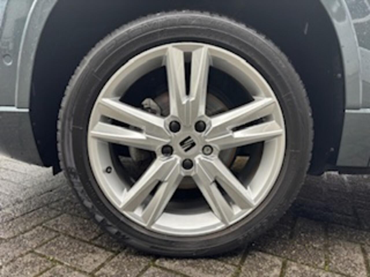 Seat ATECA 1.5 TSI 150pk FR DSG Automaat Navigatie High / App-connect / Keyless / LED verlichting / Camera / Park Assist / ACC Beats Audio / 18"LM / Verw. stoelen en stuur