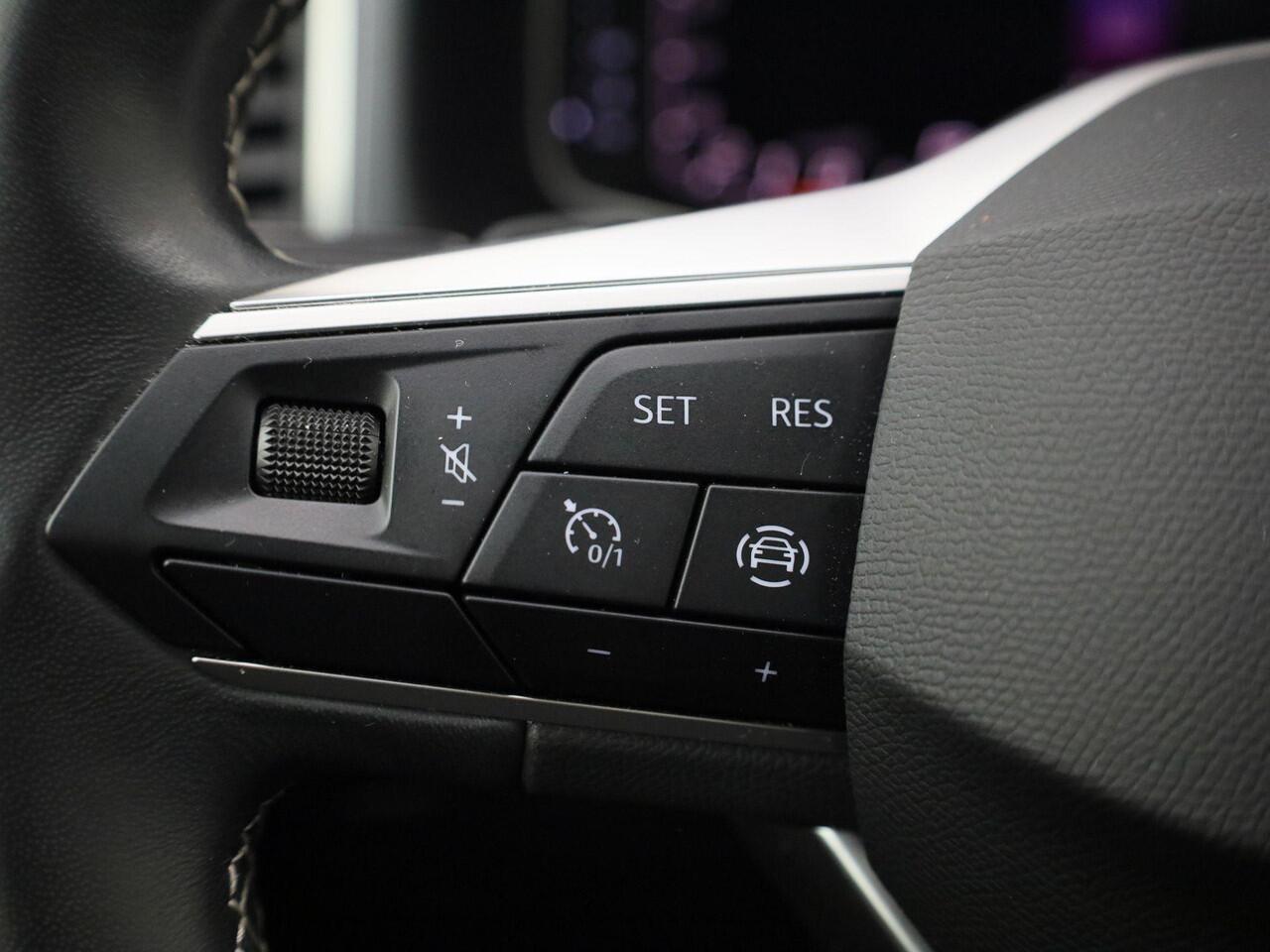 Seat ATECA 1.5TSI/150PK Style DSG · Apple/Android Car Play · Stoel- & stuurverwarming · Camera + Parkeersensoren