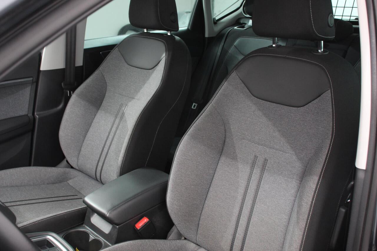 Seat ATECA 1.5 TSI 150pk DSG Style | Navigatie | Apple Carplay/Android Auto | Adaptive Cruise Control | Parkeersensor achter | CameraCockpit | Cli | Stoel-en stuurverwarming | Virtual mate Control | Ledverlichting voor | Getinte ramen