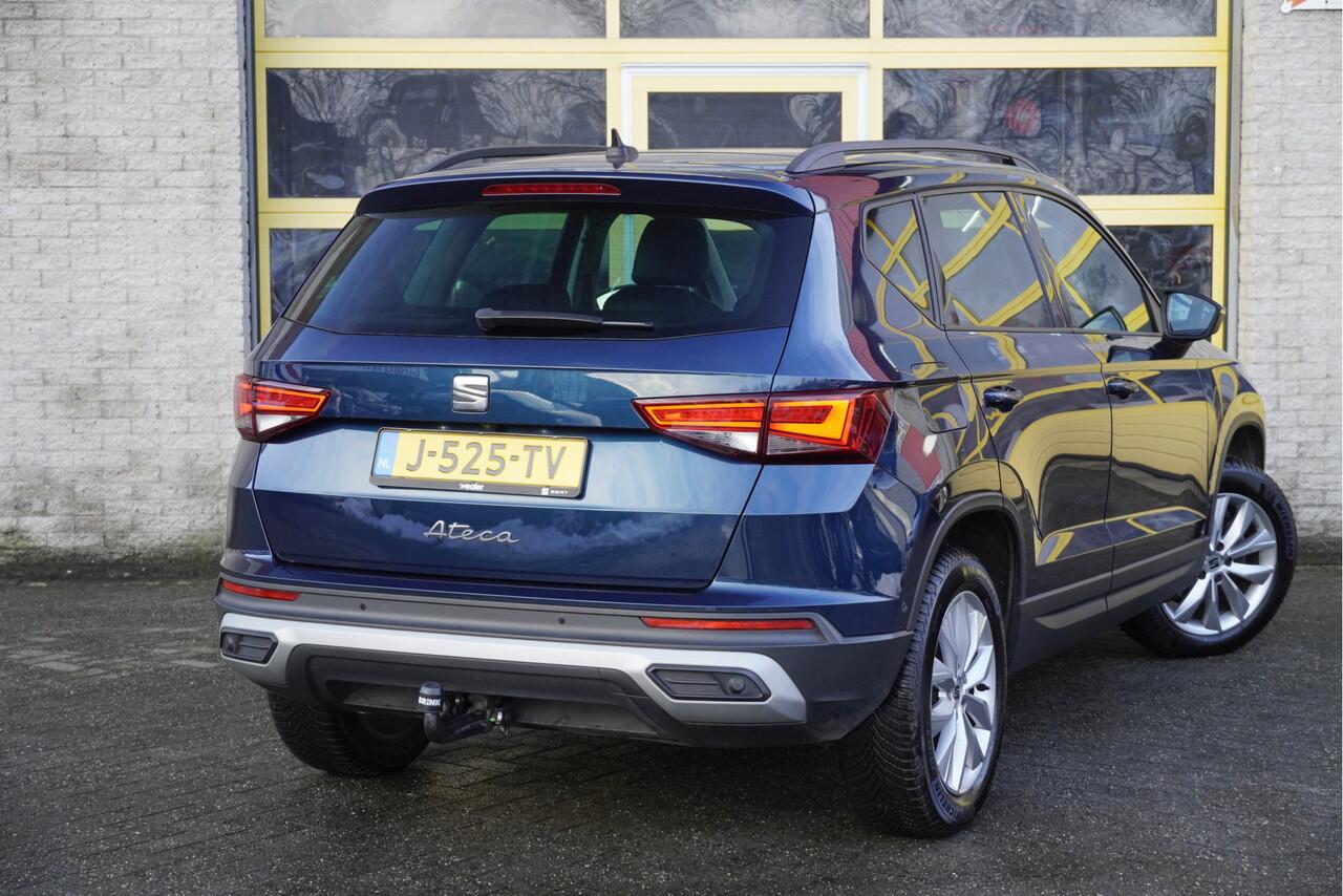 Seat ATECA 1.5 TSI 150PK! Style Business Intense BJ2020 Lmv 17" | Led V+A | Pdc | Navi | Panoramadak | Trekhaak | Achteruitrijcamera | App-Connect | Climate control | Cruise control | Lederen bekleding | Verwarmde voorstoelen/stuur | Nw-Model!