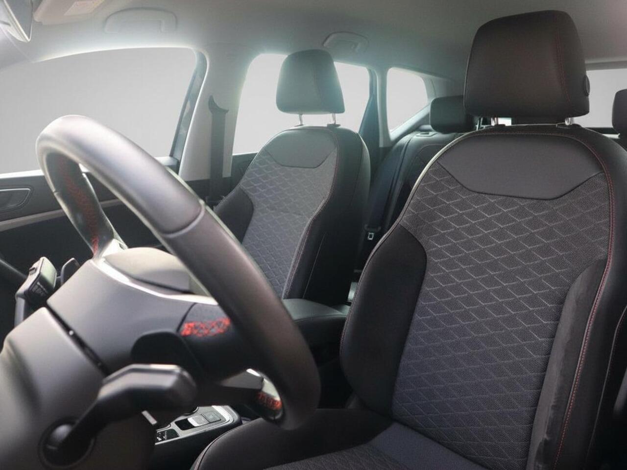 Seat ATECA 1.5 TSI FR Business Intense | Clima | Cruise | Navi/Carplay/Android | Halfleder | Stoelverwarming | PDC + Camera |