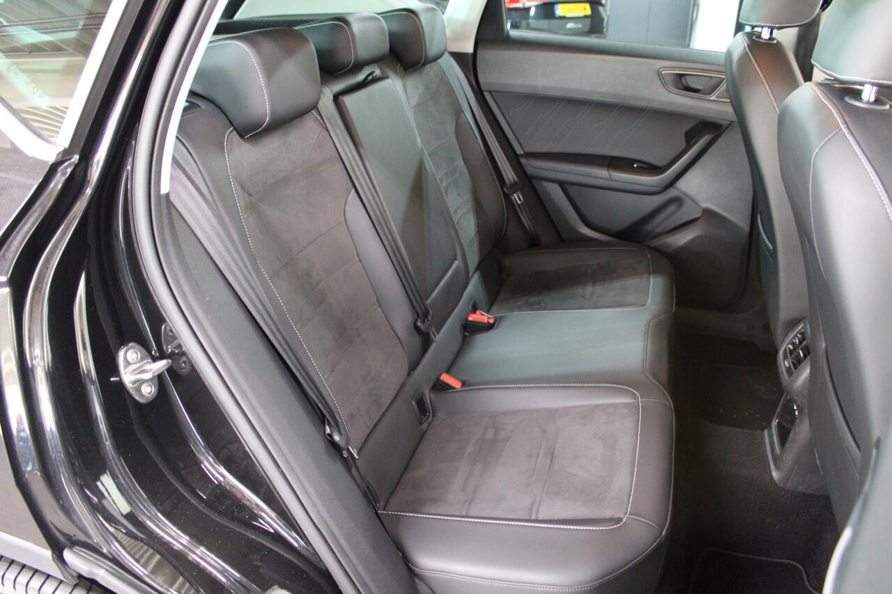 Seat ATECA 1.5 TSI Style Business Intense Automaat / NAVIGATIE / APPLE CARPLAY / ANDROID AUTO / 18'' LMV /