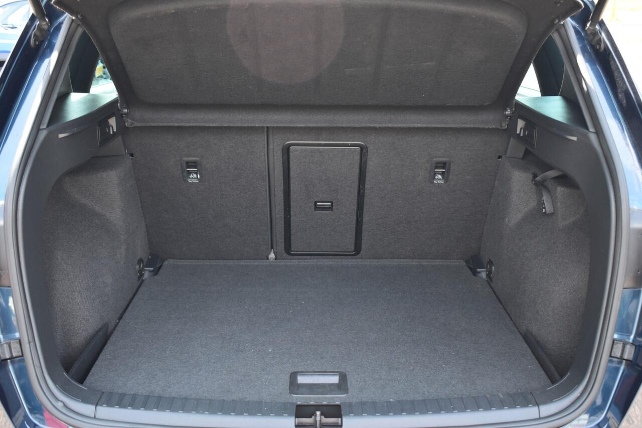 Seat ATECA 1.5 TSI Xcellence Business Intense Navigatie | Stoelverwarming | Half-Leder | Camera 12 mnd BOVAG garantie Whatsapp 06-53188999