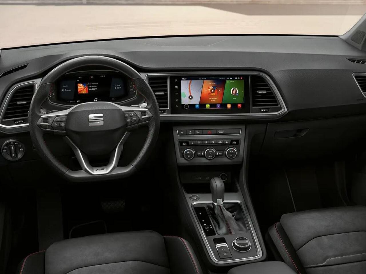 Seat ATECA FR Business Intense 1.5 TSI 150 PK | Panoramadak | Trekhaak | Adaptive cruise control | Stoelverwarming