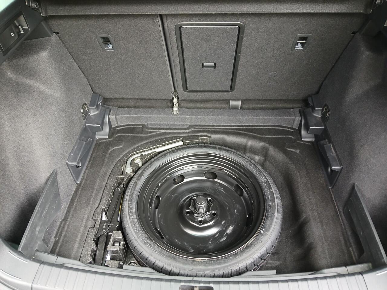 Seat ATECA 1.5 TSI (150pk) FR Business Intense + 19 inch + Trekhaak!!