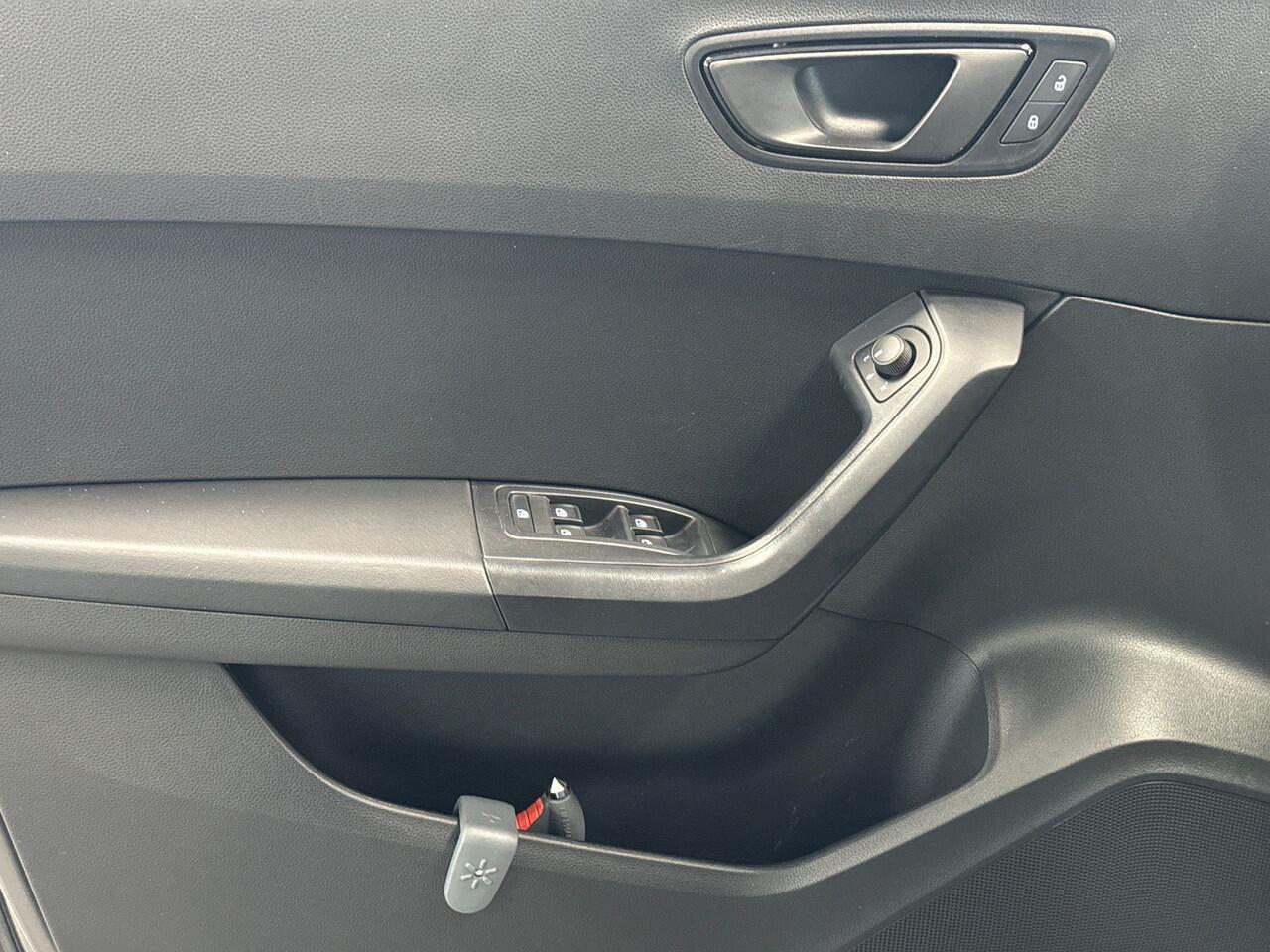 Seat ATECA 1.0 110pk TSI Reference Parkeersensoren achter / Cruise Control / Airconditioning automatisch