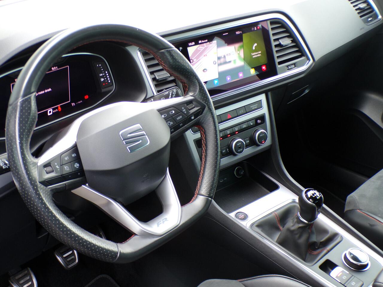 Seat ATECA 1.0 TSI FR Business Intense, Full LED / Sensoren + Camera / Carplay + Android Auto / Stoelverwarming / Navigatie / 18'' LMV