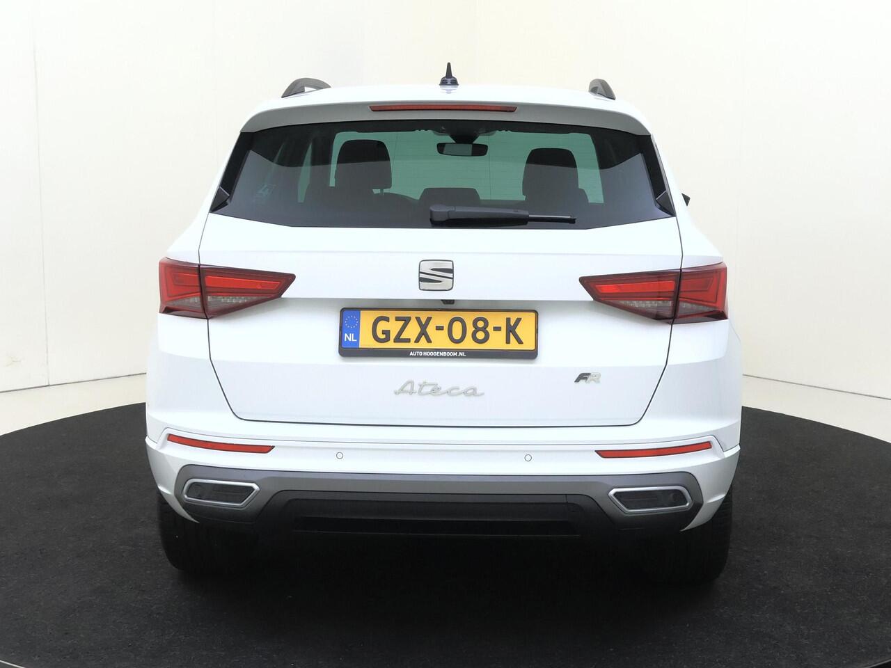 Seat ATECA 1.5 TSI FR Business Intense | Keyless | Parkeerassistent | Dodehoek detectie | Achteruitrijcamera | Stoel- en stuurwielverwarming | Alcantara bekleding | Navigatie | 19" lmv