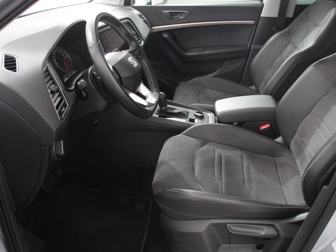 Seat ATECA 1.5 TSI 150pk Automaat Xperience | Navigatie | Apple Carplay / Android Auto | Camera | Parkeersensoren | Stoel-en stuurverwarming | Ledverlichting | Getinte ramen | Climate Control