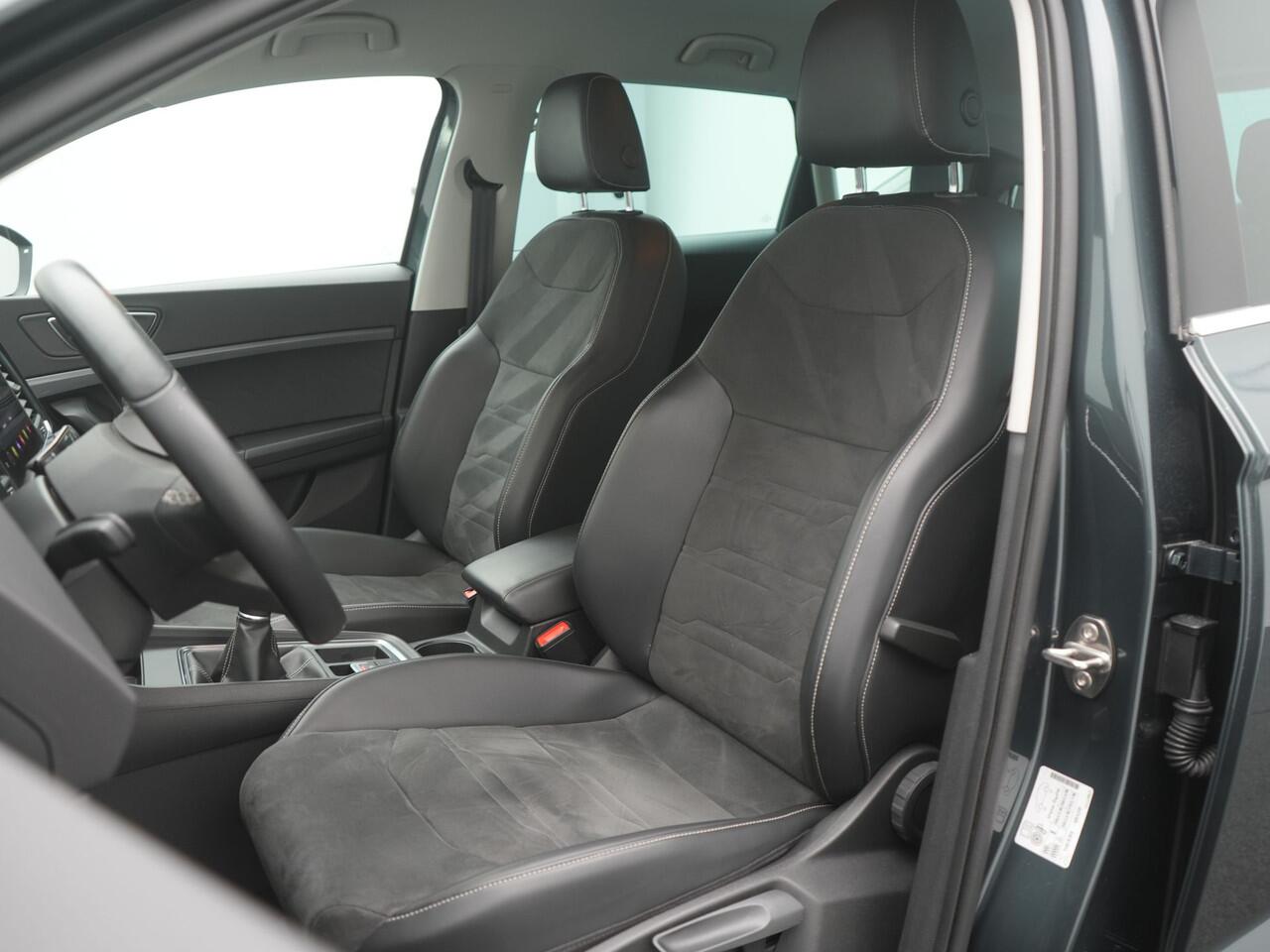 Seat ATECA 1.5 TSI Style Business Intense - RIJKLAARPRIJS - Achteruitrijcamera - Apple Carplay - Android Auto - Cruise Control - Stoel- en Stuurverwarming