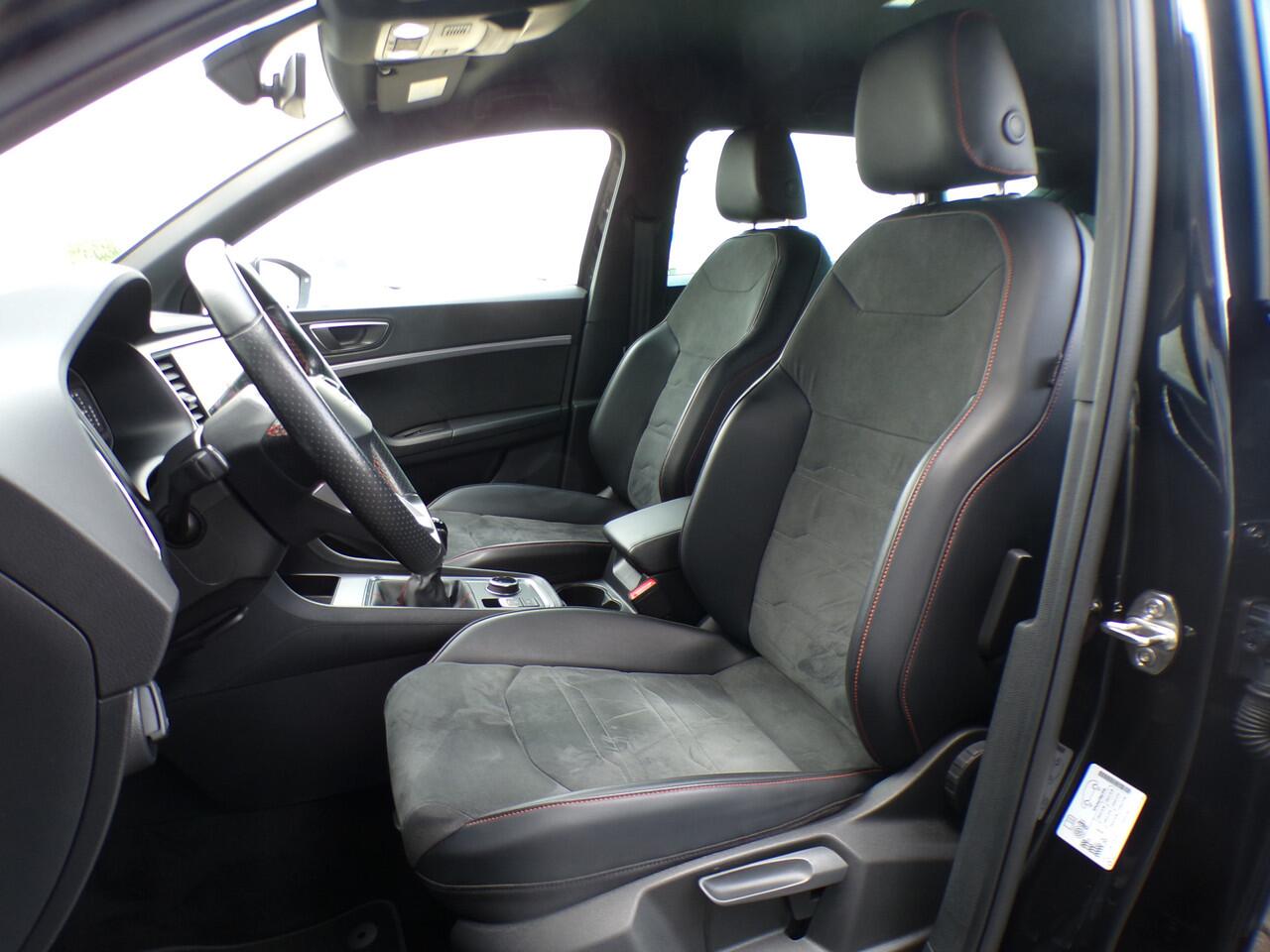 Seat ATECA 1.0 TSI FR Business Intense, Full LED / Sensoren + Camera / Carplay + Android Auto / Stoelverwarming / Navigatie / 18'' LMV