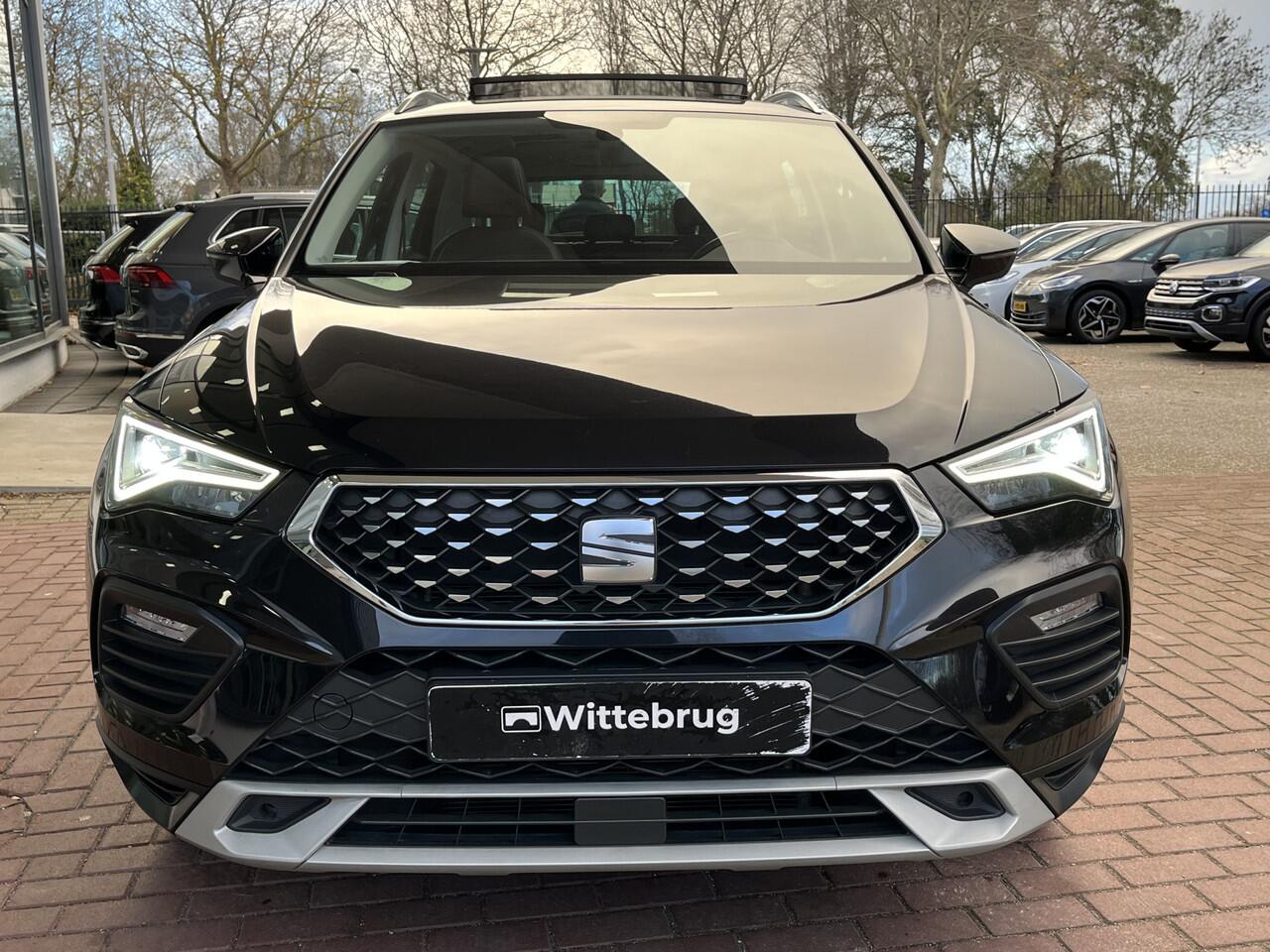 Seat ATECA 1.5 TSI Xperience Business Intense / Alcantara / Panorama dak / Stoel & Stuurverwarming / zwenkbare trekhaak