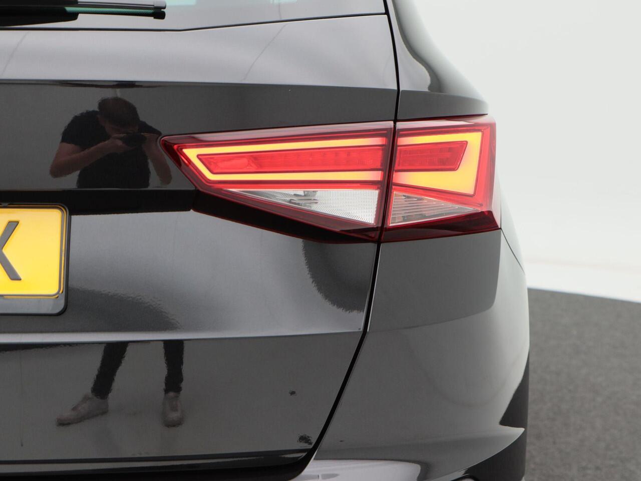 Seat ATECA 1.5 TSi 150 Pk Automaat Style Business Intense | Full Led | Navigatie | Trekhaak | Stoel/stuur Verwarming | Elektrische Stoelen | 112.802km!!