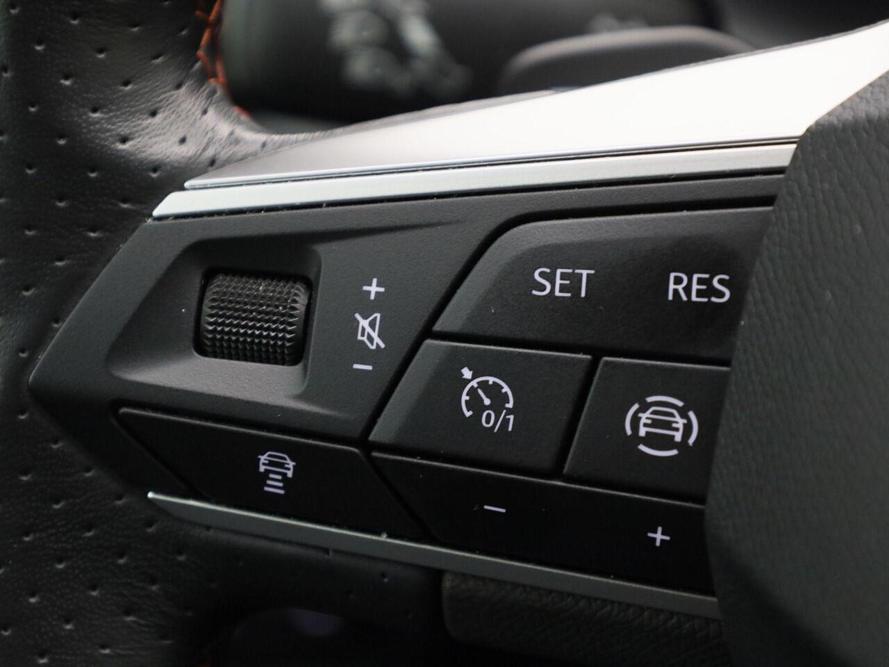 Seat ATECA 1.5TSI/150PK FR Business Intense DSG · BEATS Audio · Apple/Android Car Play · Camera + Parkeersensoren · Keyless