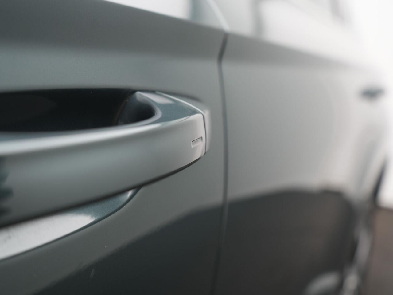 Seat ATECA 1.5 TSI Style Business Intense - RIJKLAARPRIJS - Achteruitrijcamera - Apple Carplay - Android Auto - Cruise Control - Stoel- en Stuurverwarming