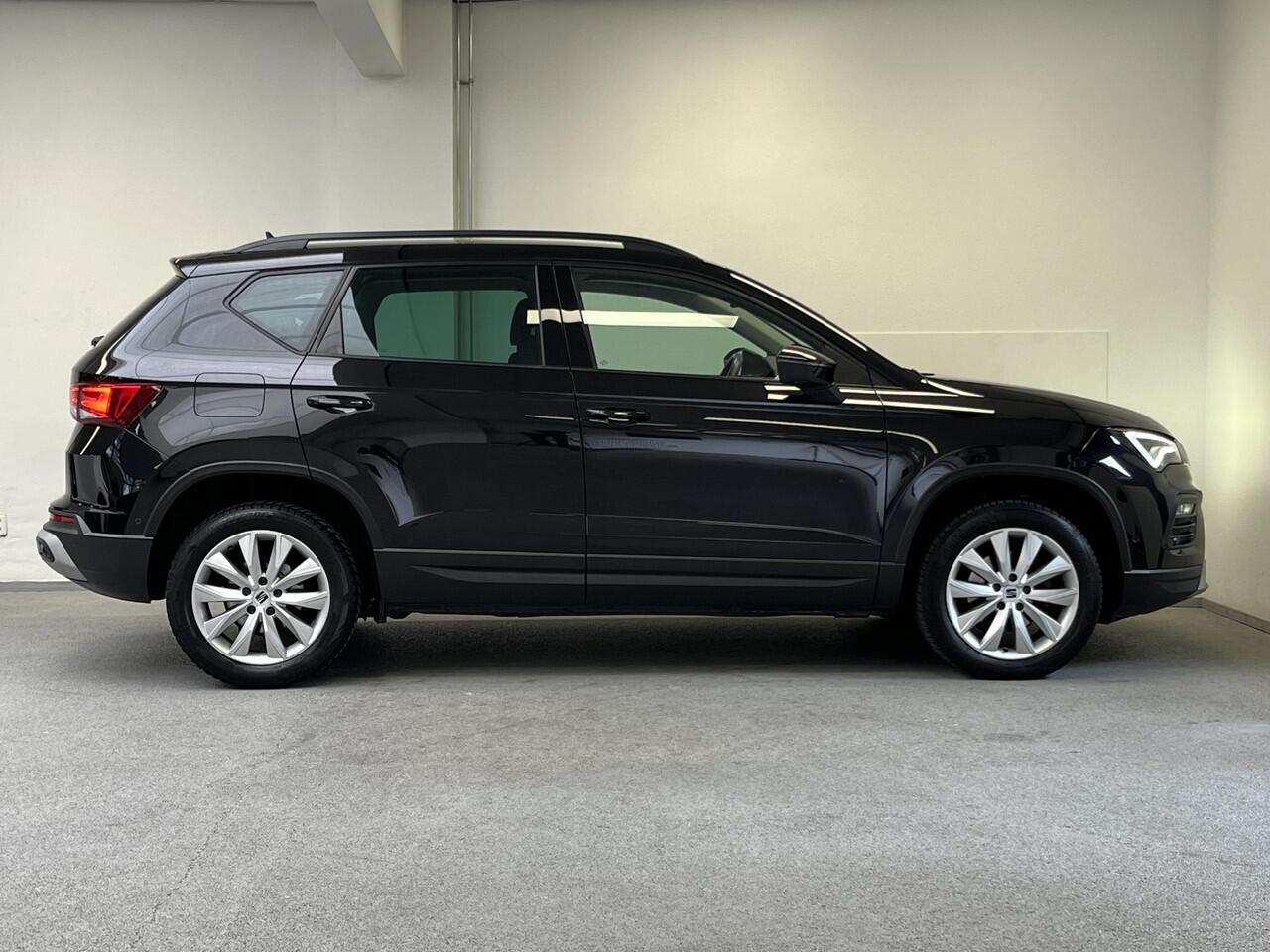 Seat ATECA 1.5 TSI Style Business Intense | CAMERA | STOEL + STUUR VERWARMING | CARPLAY |