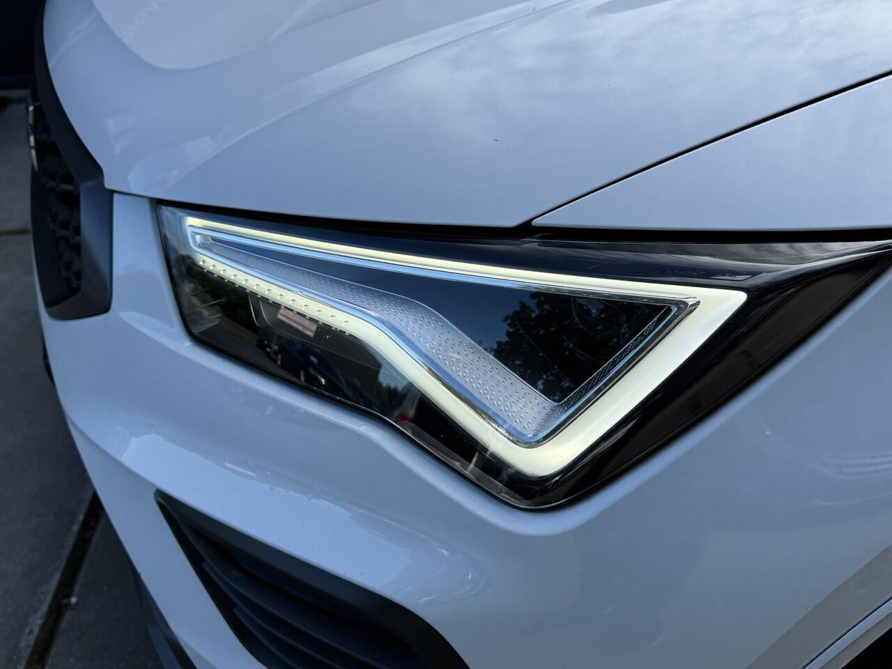 Seat ATECA 1.5 TSI 150pk DSG FR Business Intense Panorama Beats Trekhaak LED Navigatie Stoelverwarming