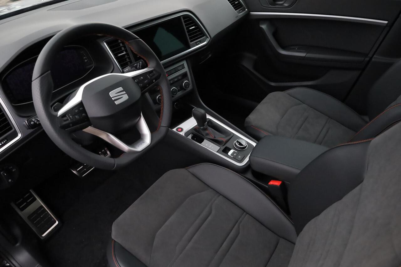 Seat ATECA 1.5 TSI FR Business Intense 150PK / 110kW Panoramadak elek. verst., achteruitrijcamera, full LED koplampen, dodehoekdetectie, verwarmbaar stuuwiel + voorstoelen, Apple Carplay & Android Auto, volledig digitaal instrumentenpaneel (Virtual Cockpit), adaptiv