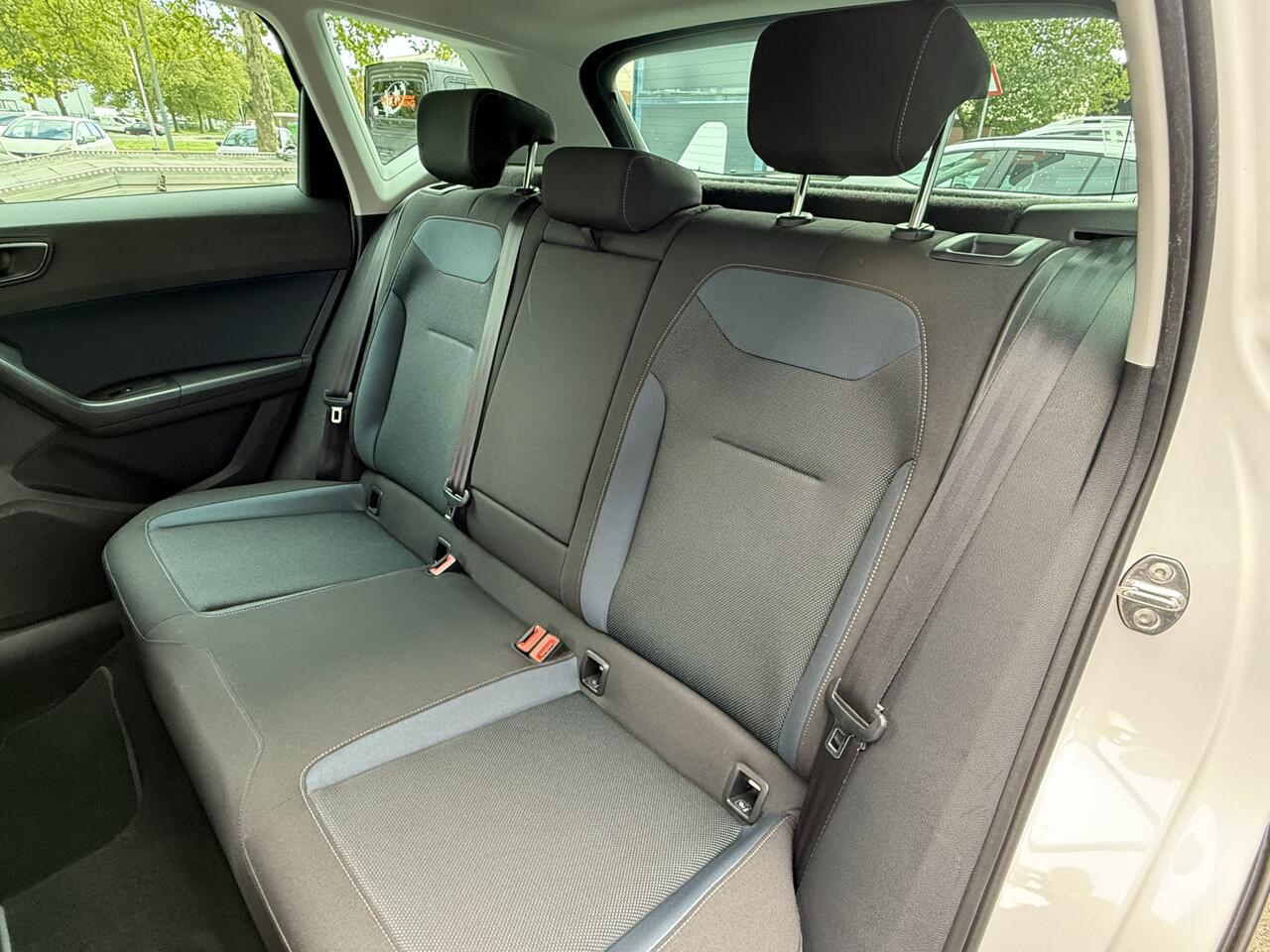 Seat ATECA BWJ 2020 | 1.5 TSI 150PK Style Bus Intense AUTOMAAT | CLIMA | NAVI | CARPLAY | CAMERA | PDC | LED | PRIVACY GLASS |