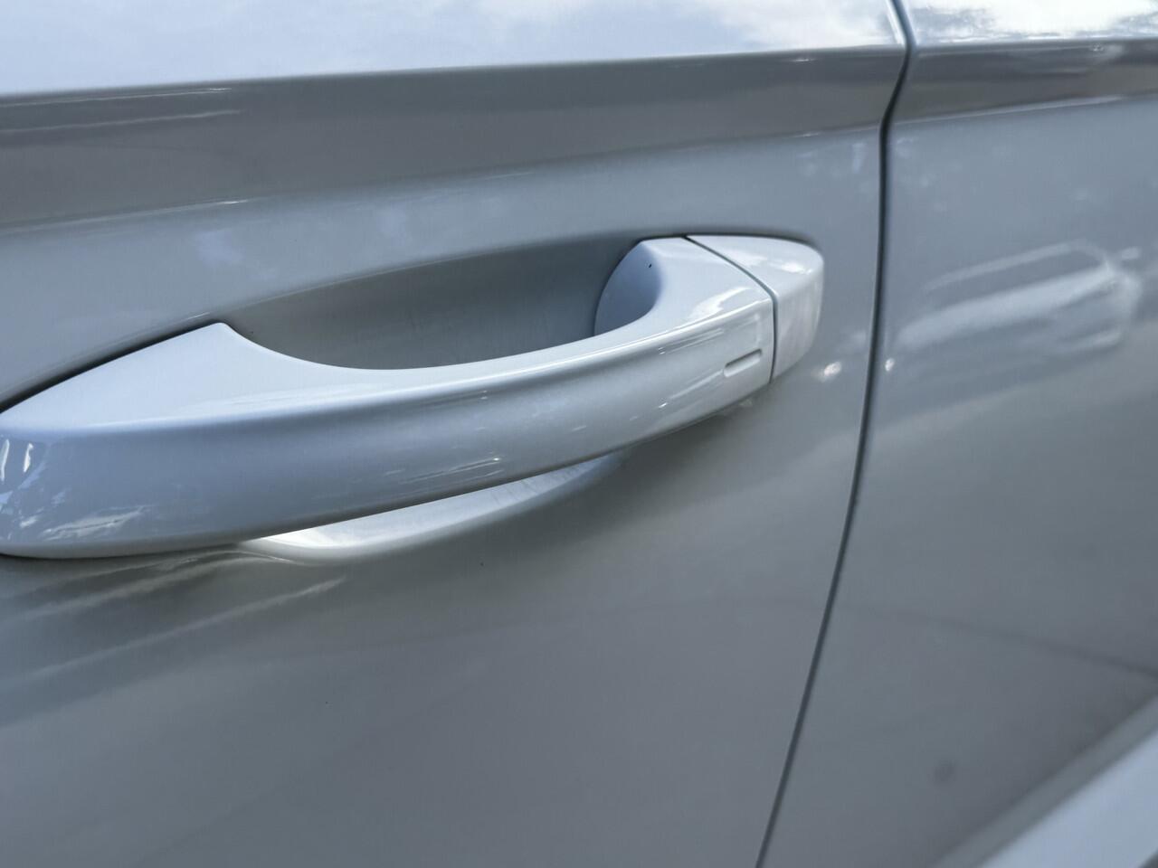 Seat ATECA 1.5 TSI 150pk DSG FR Business Intense Panorama Beats Trekhaak LED Navigatie Stoelverwarming