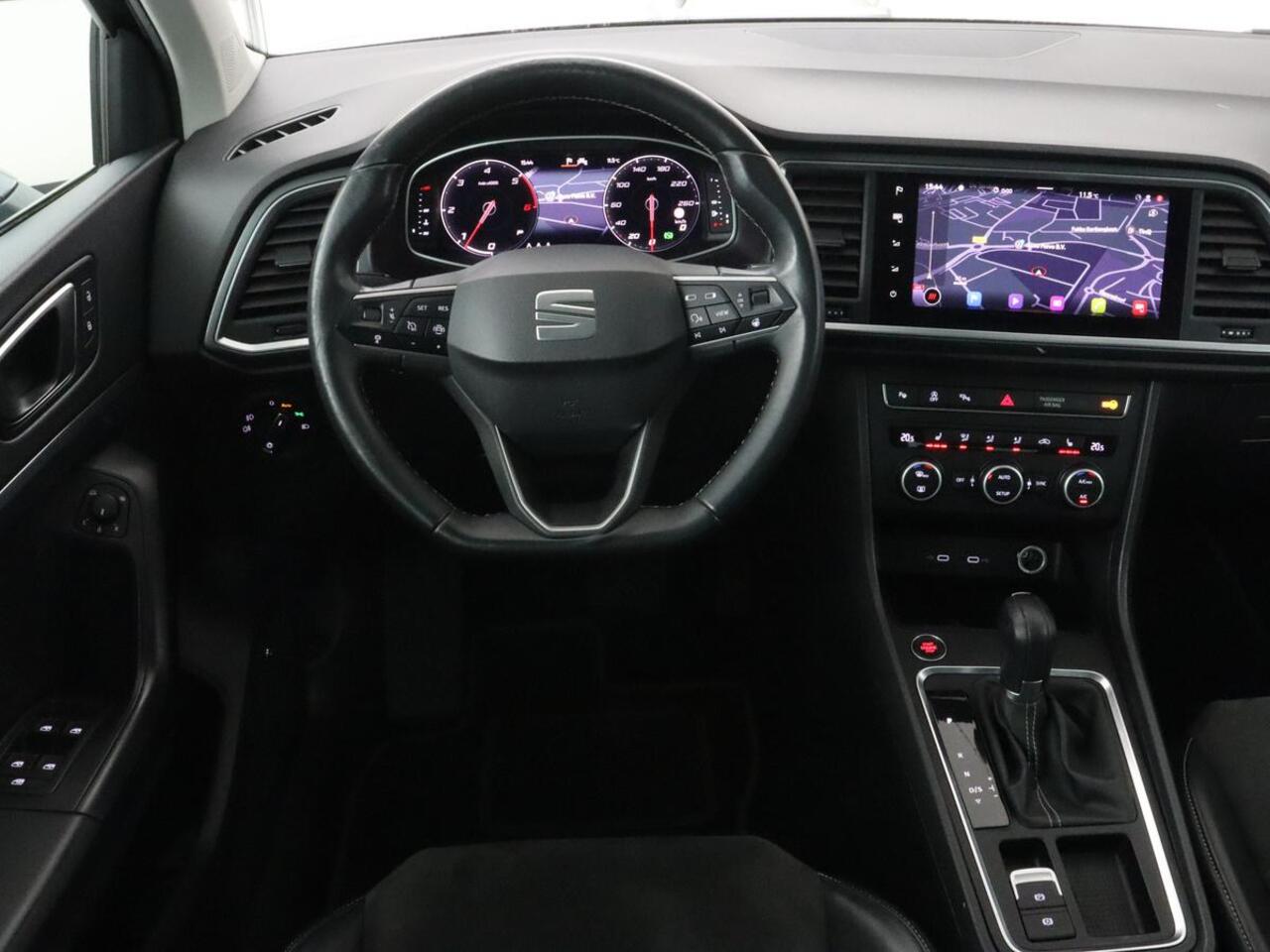 Seat ATECA 2.0 TDI FR Intens | Leder/Alcantara | Stoelverwarming | 360 Camera | Trekhaak | BeatsAudio | Adaptive cruise | Virtual Cockpit | Carplay | Navigatie | Full LED