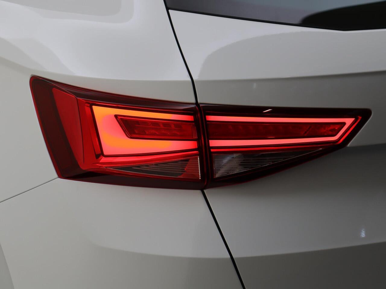 Seat ATECA 1.5 TSI Style Business Intense | Climate control | Trekhaak | Achteruitrijcamera | Navigatie |