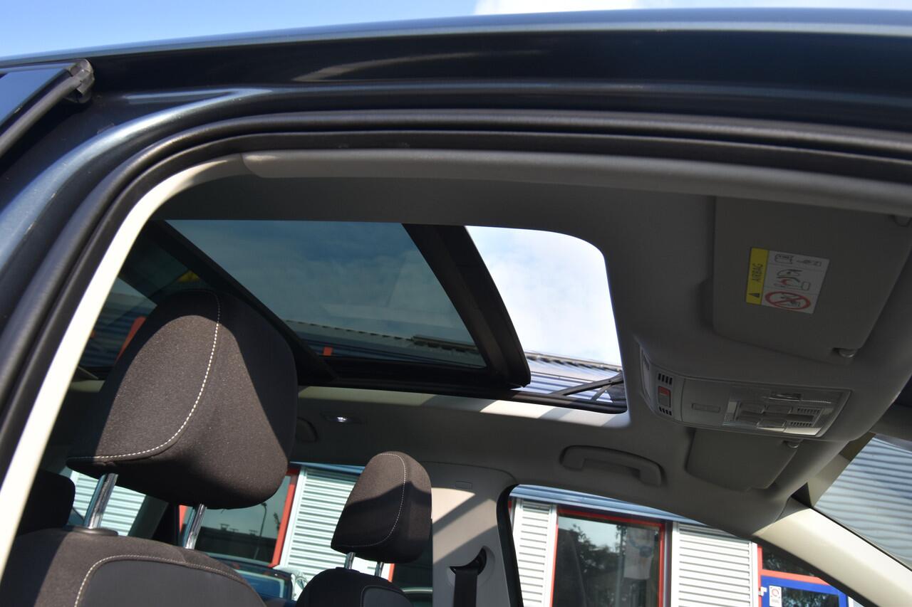 Seat ATECA 2.0 TDI Style Business Intense , TREKHAAK , PANORAMADAK , A UITRIJ CAM , LED VERL , PDC V+A ,