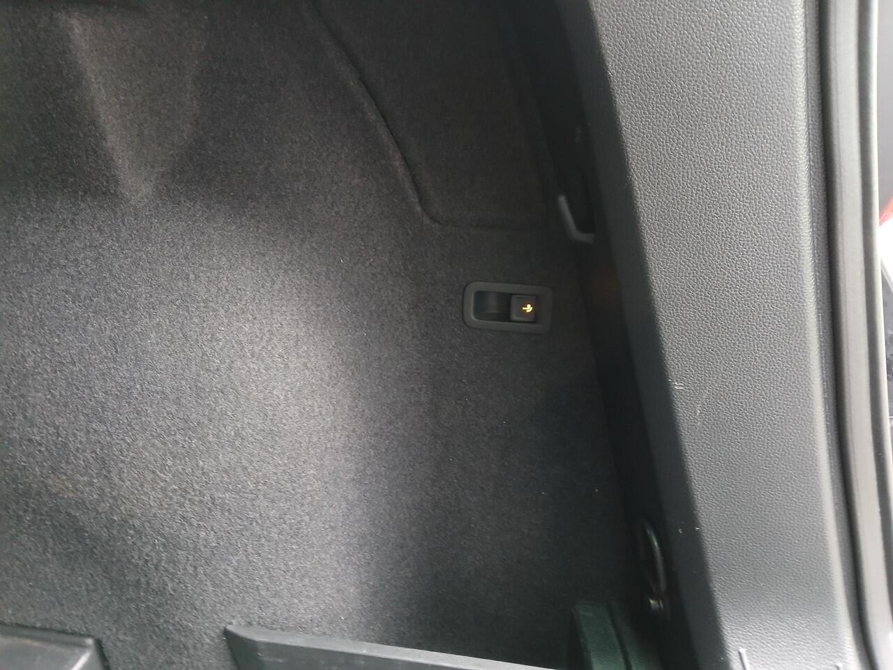 Seat ATECA 1.5 TSI (150pk) FR Business Intense + 19 inch + Trekhaak!!