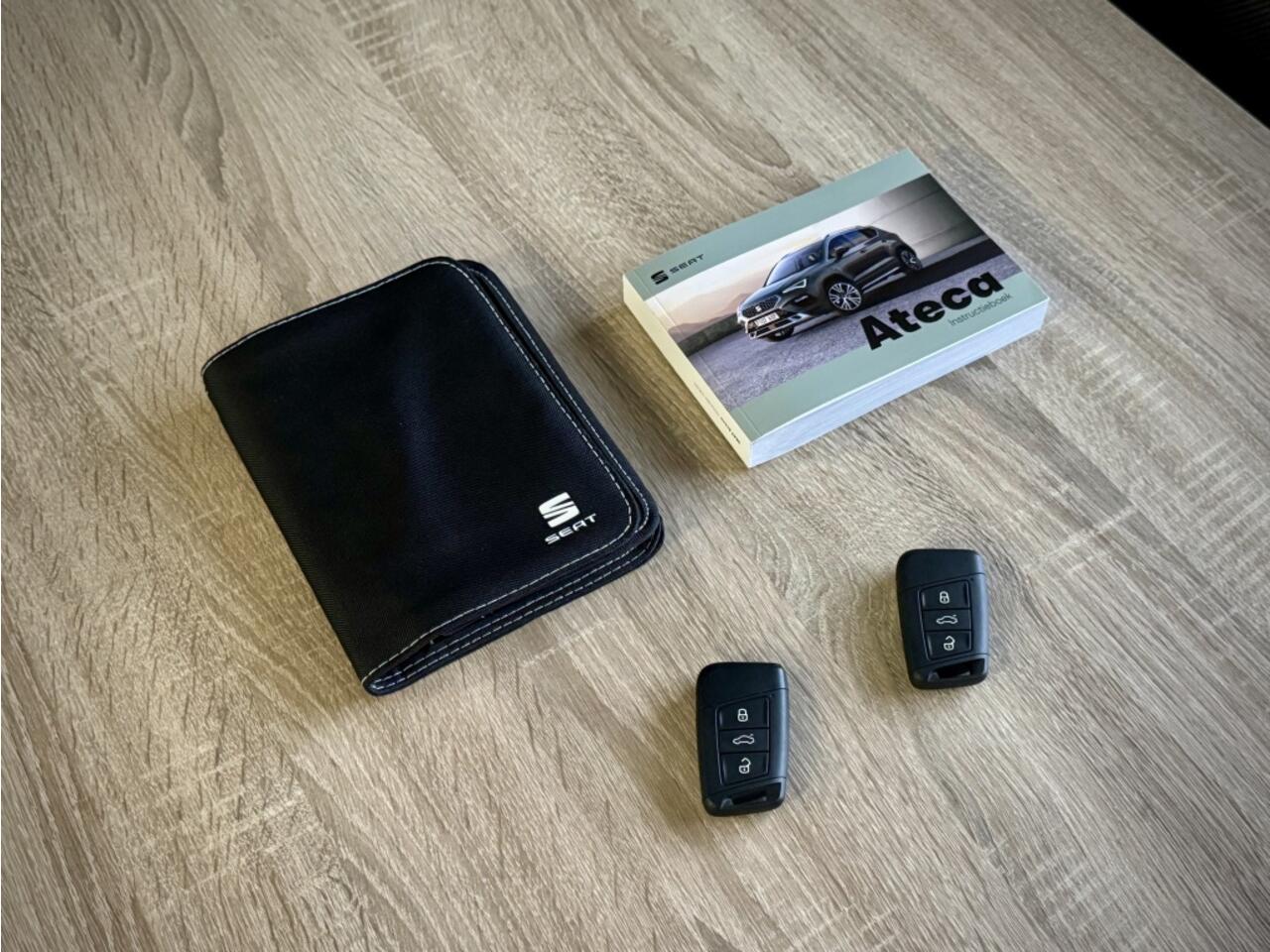 Seat ATECA 1.5 TSI 150PK Style Business Intense Panodak FR velgen Camera Ke