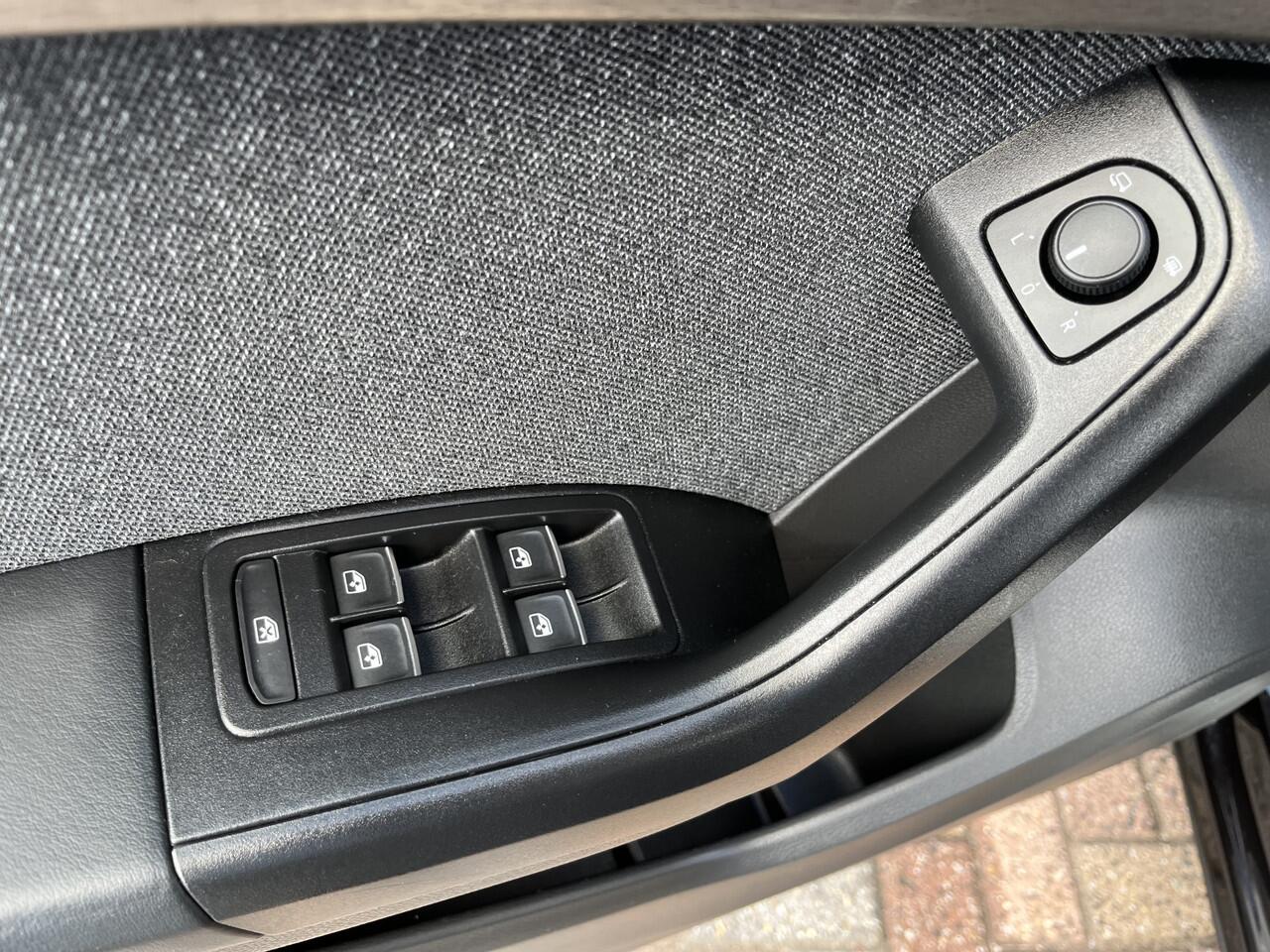 Seat ATECA 1.5 TSI Xperience / PANO/ STUUR+STOEL VERWARM./ PARK. SENSOR. + CAMERA/ ACC/ KEYLESS/ ELEK. ACHTERKLEP/ DRIVE PROFILE/ DAB/ CLIMA/ BLUETOOTH/ LED/ ISOFIX/ 18'' LMV