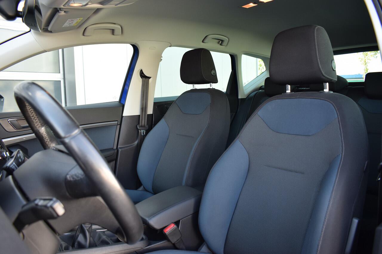 Seat ATECA 1.0 EcoTSI Style Business Intense | Trekhaak | Apple CarPlay | Camera | Climate