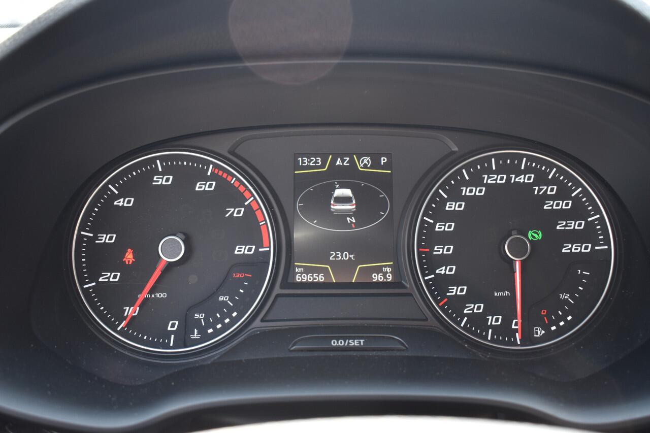 Seat ATECA 1.5 TSI Xcellence Business Intense Navigatie | Stoelverwarming | Half-Leder | Camera 12 mnd BOVAG garantie Whatsapp 06-53188999