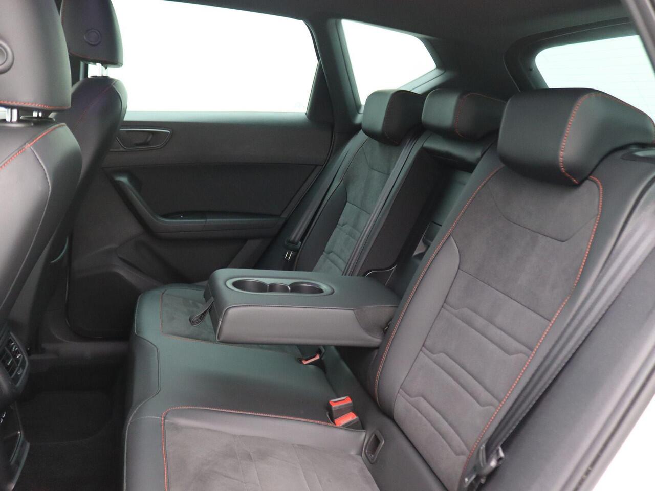 Seat ATECA 1.5 TSI FR Business Intense 150PK DSG Achteruitrijcamera, Keyless, Stoel-Stuurverwarming, 18" LM Velgen, Adaptieve Cruise Control