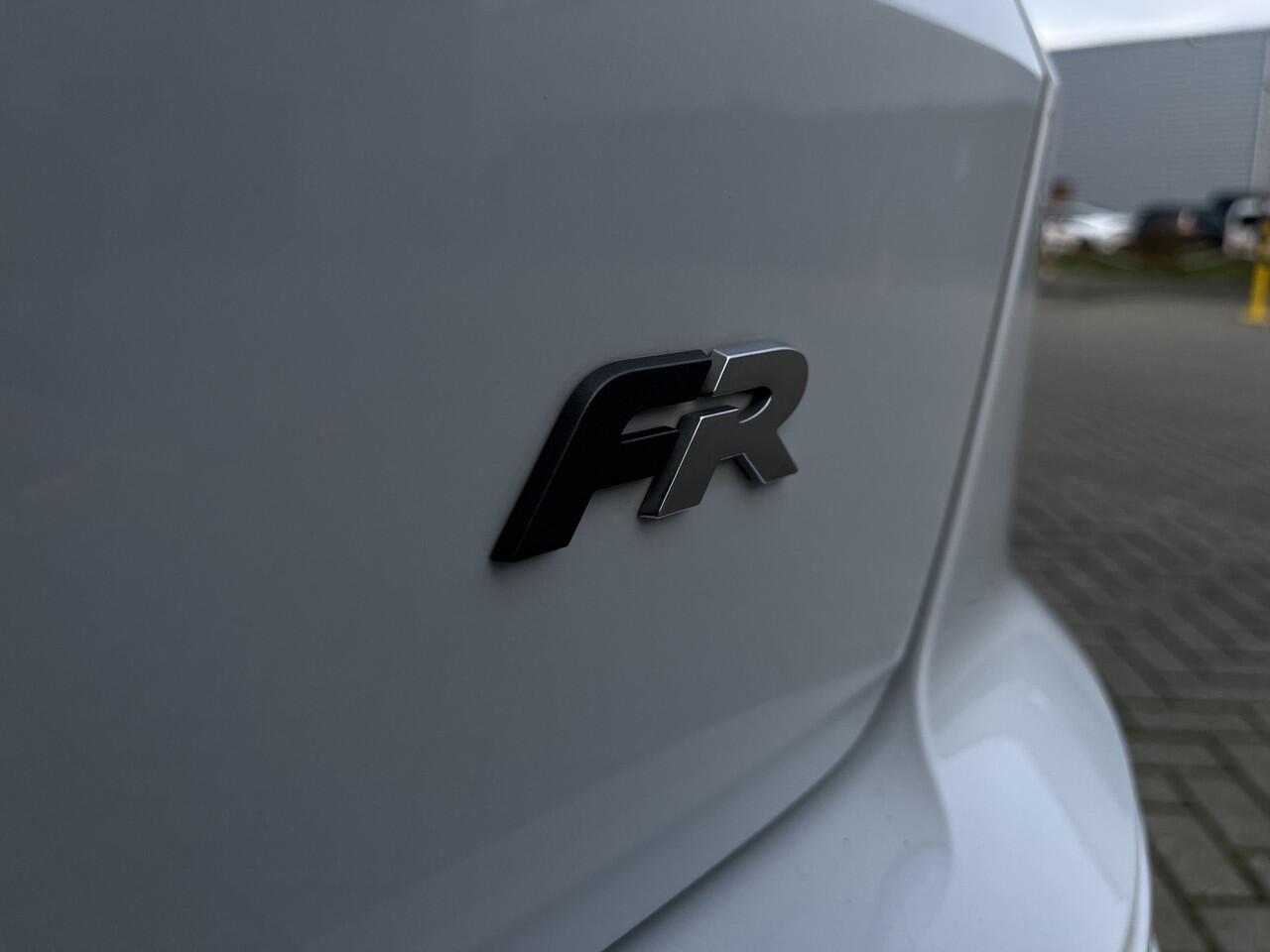 Seat ATECA 1.5 TSI 150PK DSG FR / Digitale Cockpit / Half leer/alcantara / 360 Camera / Draadloos Full Link / Lane assist / LMV 19" / Elektrische Achterklep