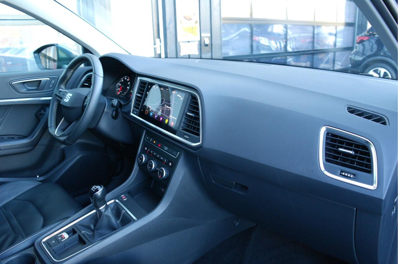 Seat ATECA 1.5 TSI Style Business Intense | NL-Auto | Cruise | Trekhaak | Camera | Carplay | Leder
