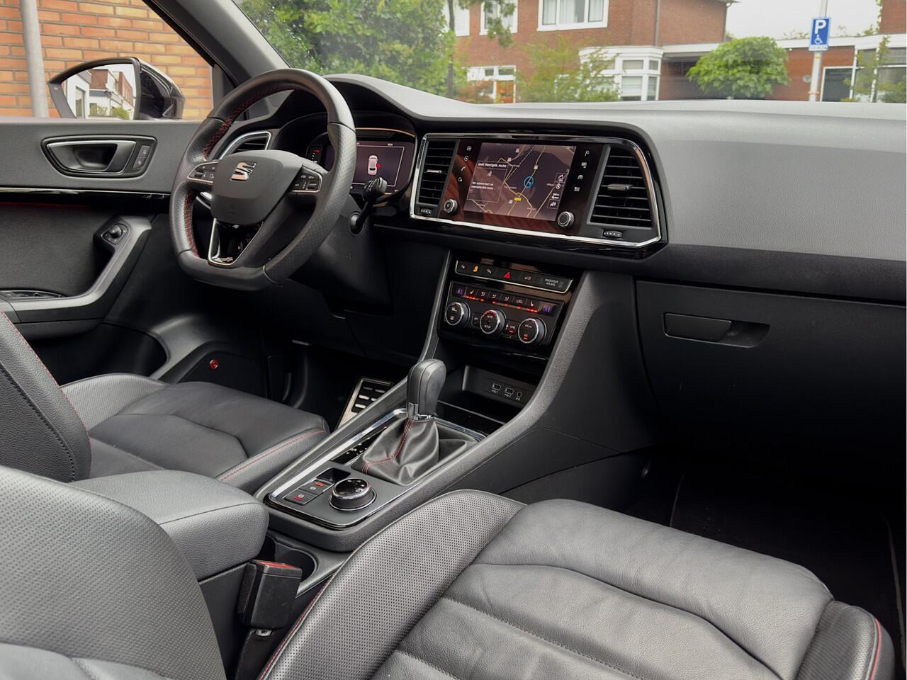 Seat ATECA 1.5 TSI AUT7 FR INTENSE 150PK PANODAK VOL-LEDER NAVI CAMERA360 DIGI-DASH CARPLAY LED 19 INCH-LMV PDC