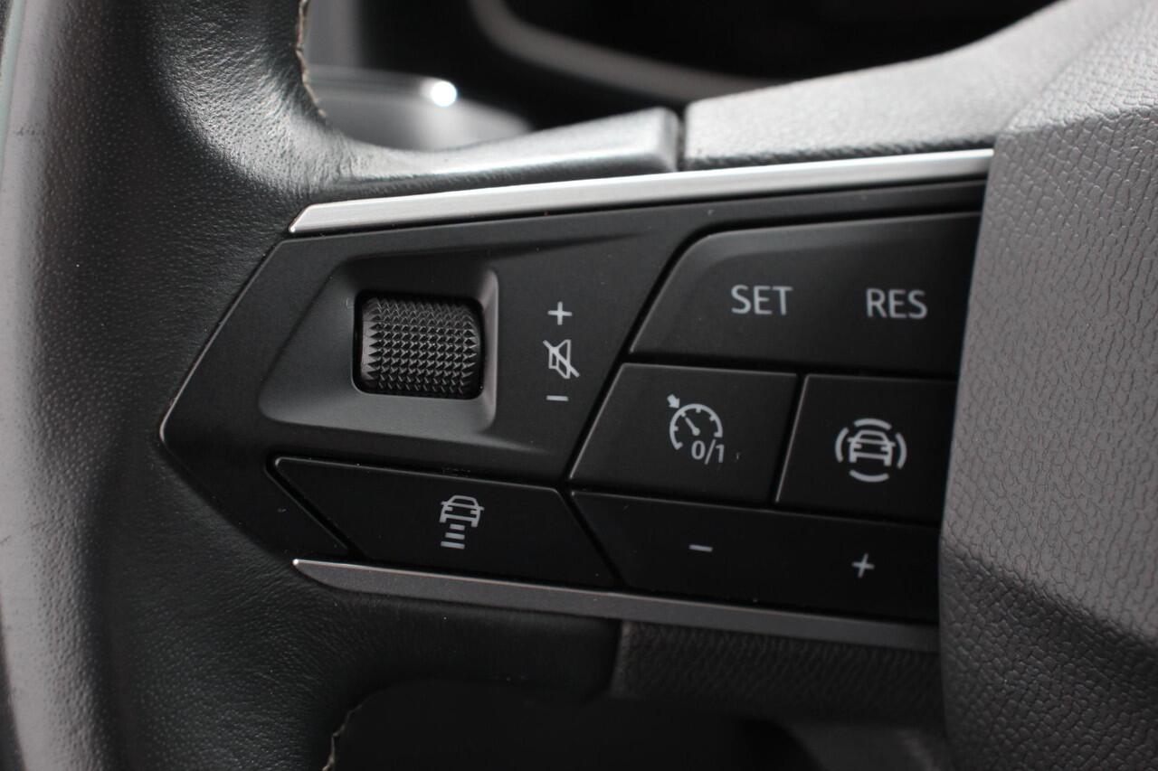 Seat ATECA 1.5 TSI 150pk DSG Style | Navigatie | Apple Carplay/Android Auto | Adaptive Cruise Control | Parkeersensor achter | Camera | Stoel-en stuurverwarming | Virtual Cockpit | Climate Control | Ledverlichting voor