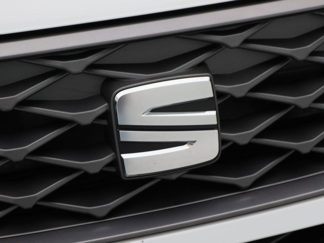 Seat ATECA 1.5 TSi 150 Pk Automaat FR Business Intense | Panoramadak | 19 Inch | Navigatie | Winterpakket | Full LED | Camera | 133.139 Km!!