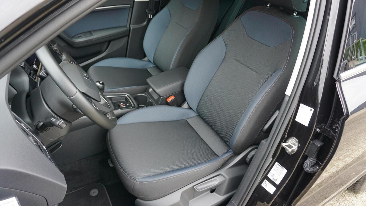 Seat ATECA 1.5 TSI 150pk Style Business Intense LED Trekhaak Navi Clima DAB 17inch LM *NL auto* 62464km! 1e eigenaar!