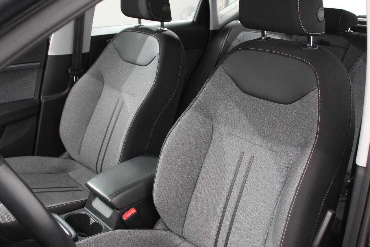 Seat ATECA 1.5 TSI 150pk DSG Style | Navigatie | Apple Carplay/Android Auto | Adaptive Cruise Control | Parkeersensor achter | Camera | Stoel-en stuurverwarming | Virtual Cockpit | Climate Control | Ledverlichting voor