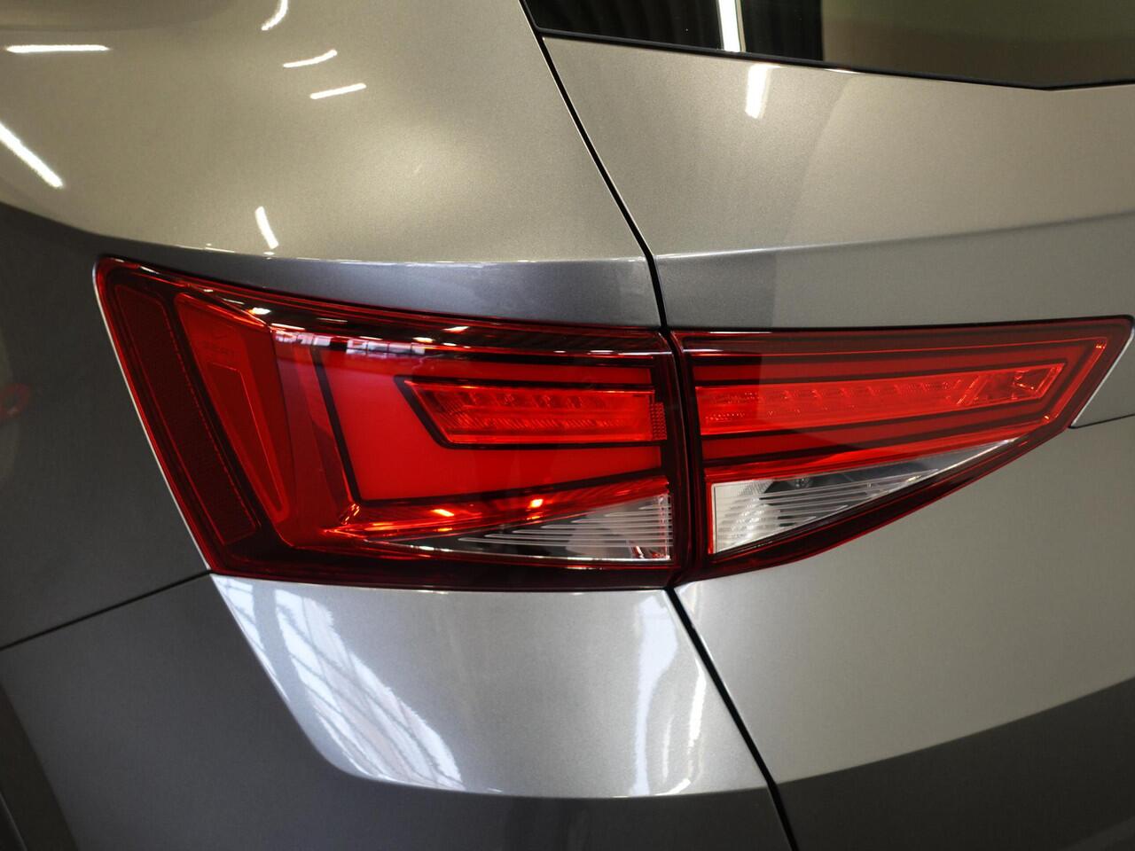 Seat ATECA 1.5 TSI Style Business Intense Airco Cruise Control Navi Virtual Cockpit Privacy Glass PDC VA Camera