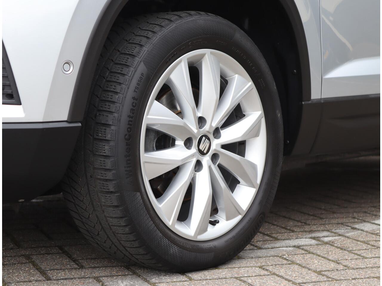 Seat ATECA 1.5 TSI Style | Trekhaak | Parkeercamera | Verwarmde voorruit | LED